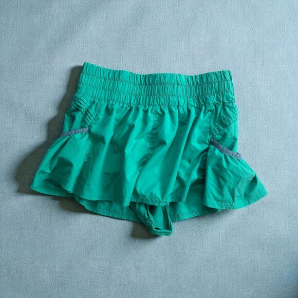 FREE PEOPLE Rainforest Green Ruffle Detail Shorts Size Small - Picture 1 of 5